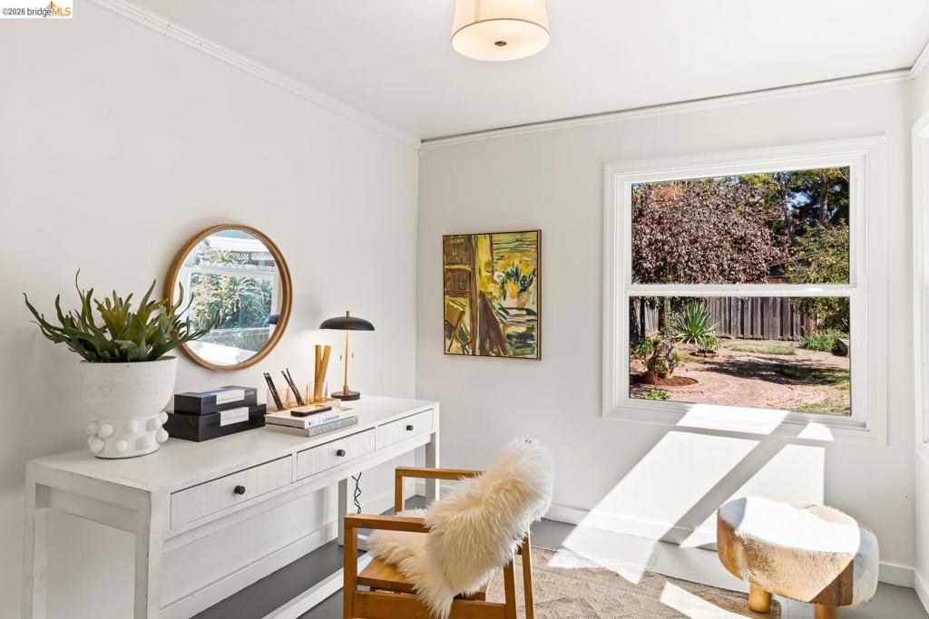 2833 Regent St Property Photo 16