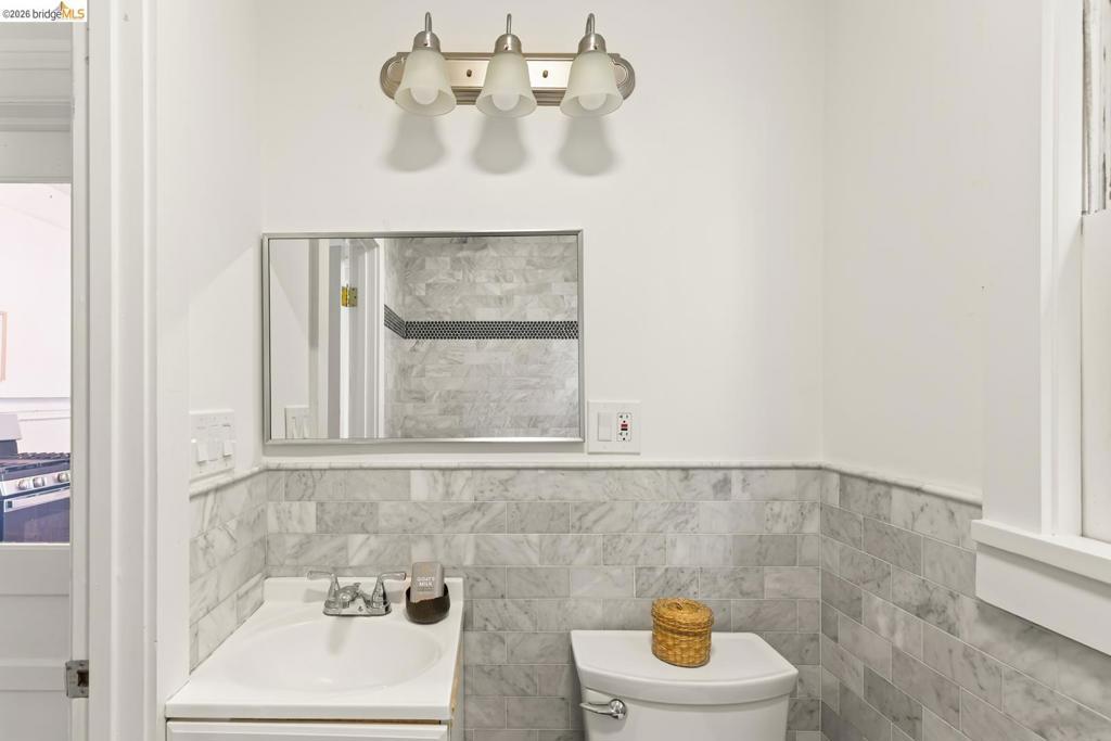 2833 Regent St Property Photo 19