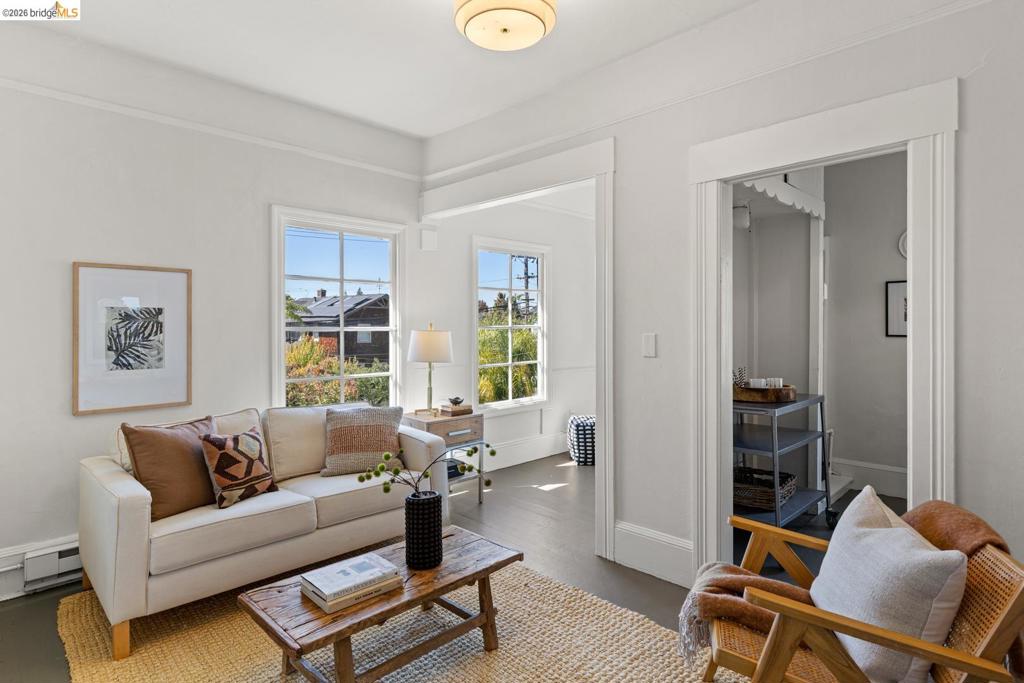 2833 Regent St Property Photo 22