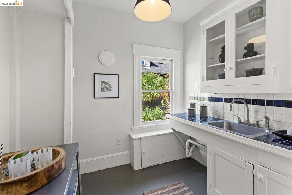 2833 Regent St Property Photo 25