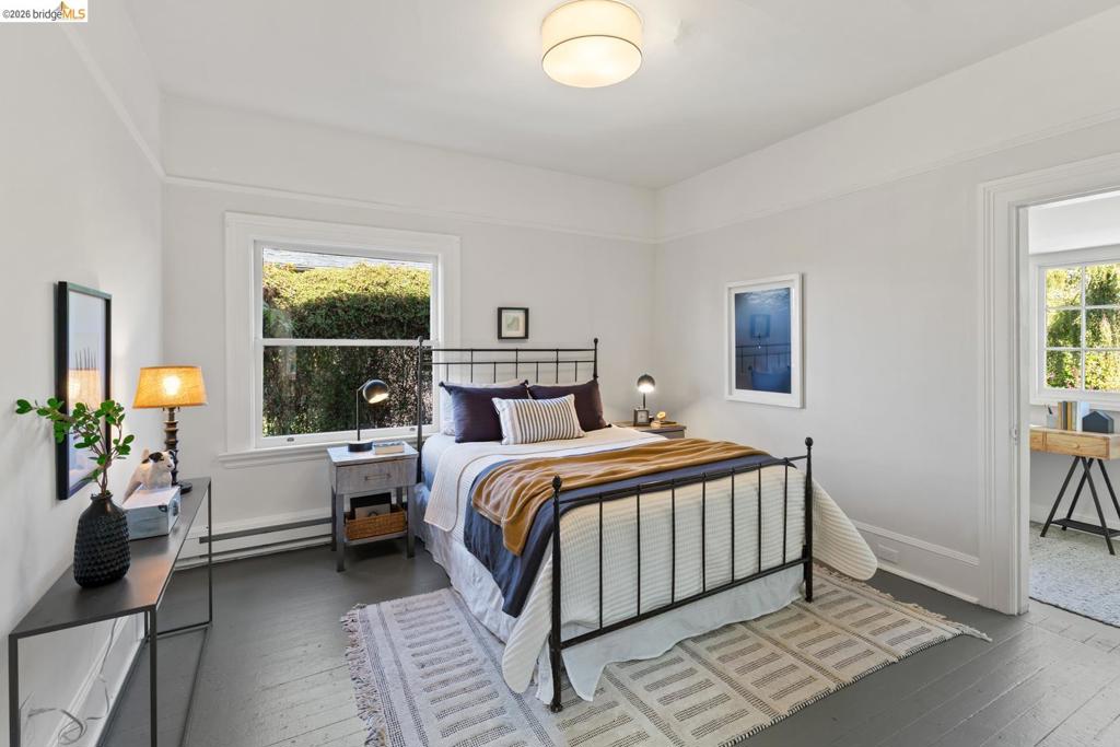 2833 Regent St Property Photo 29