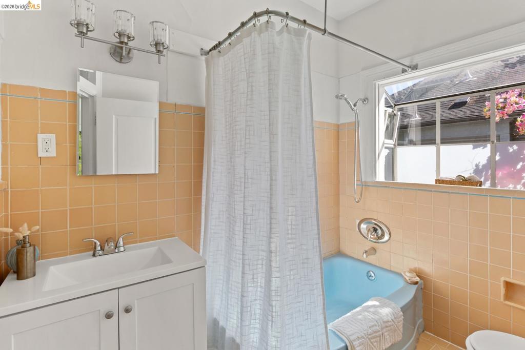 2833 Regent St Property Photo 31