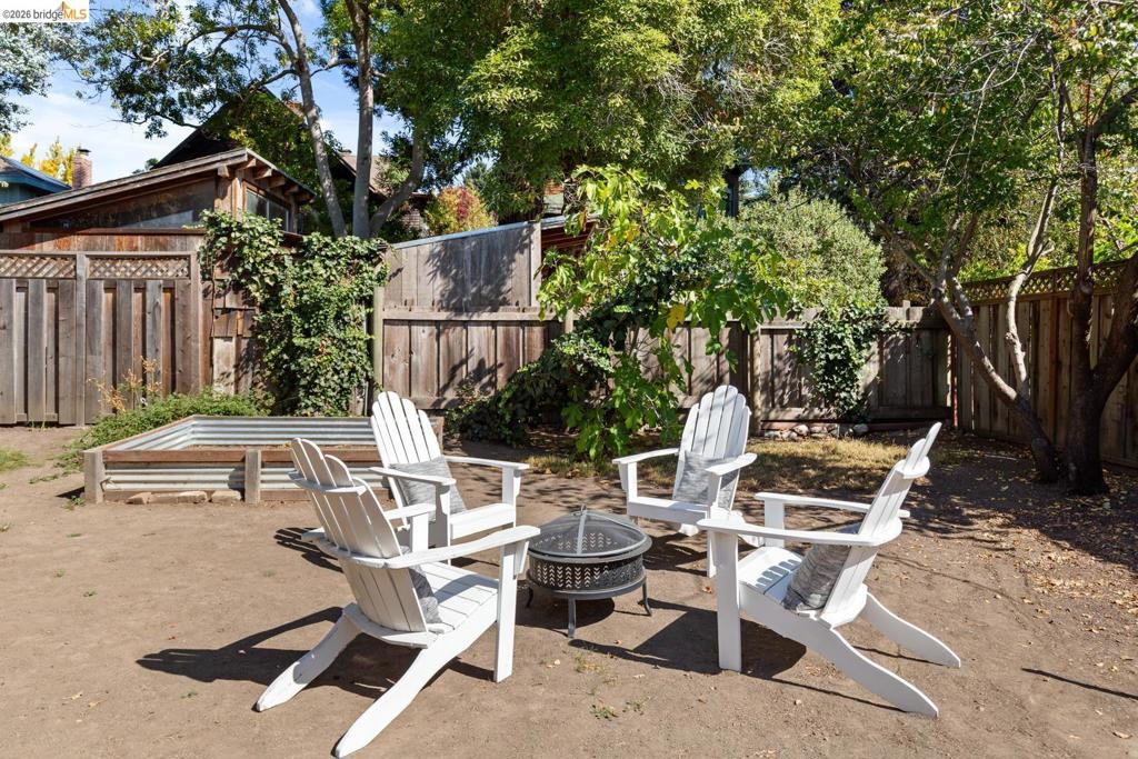 2833 Regent St Property Photo 36