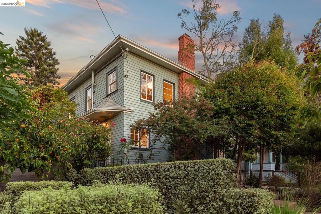 2833 Regent St Property Photo 44