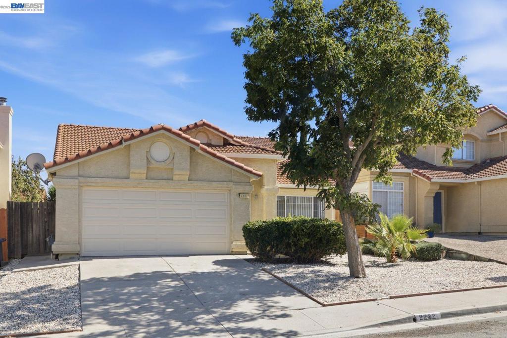 2222 Woodhill Dr Property Photo 1
