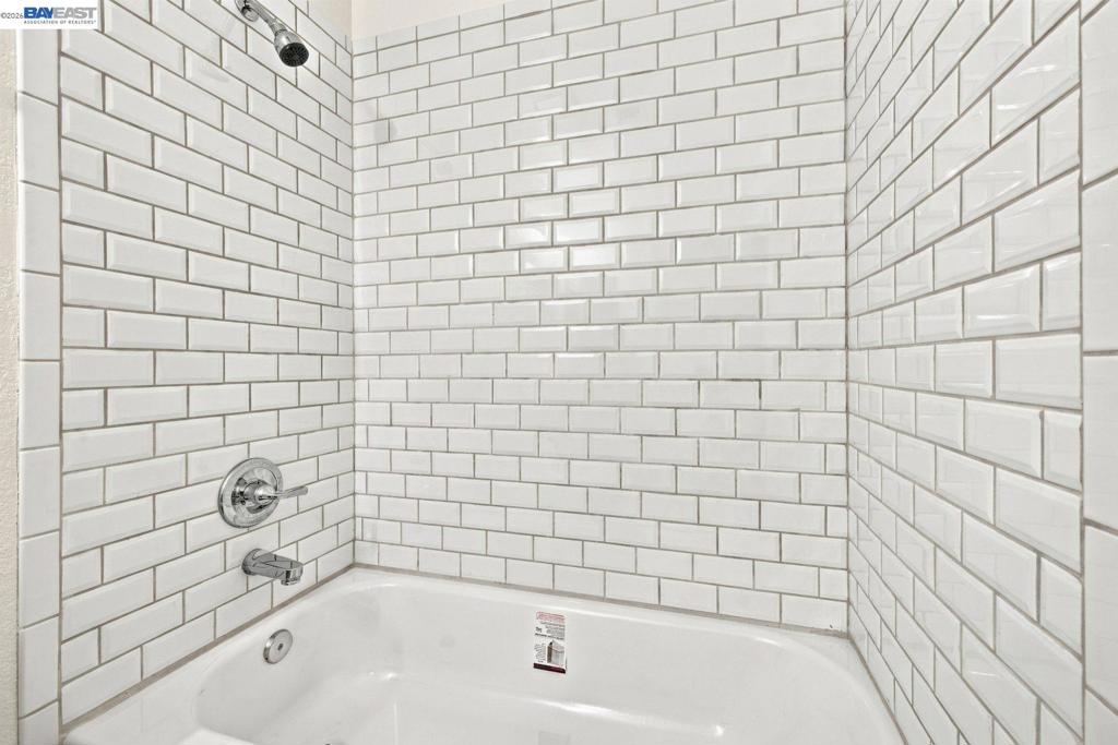 2222 Woodhill Dr Property Photo 22