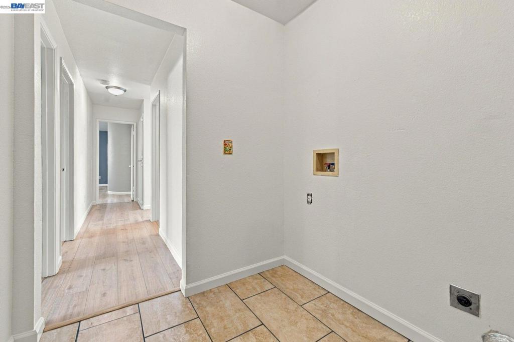 2222 Woodhill Dr Property Photo 23