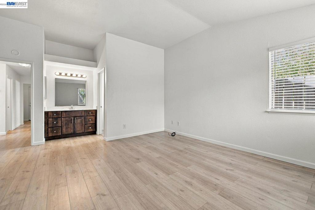 2222 Woodhill Dr Property Photo 28