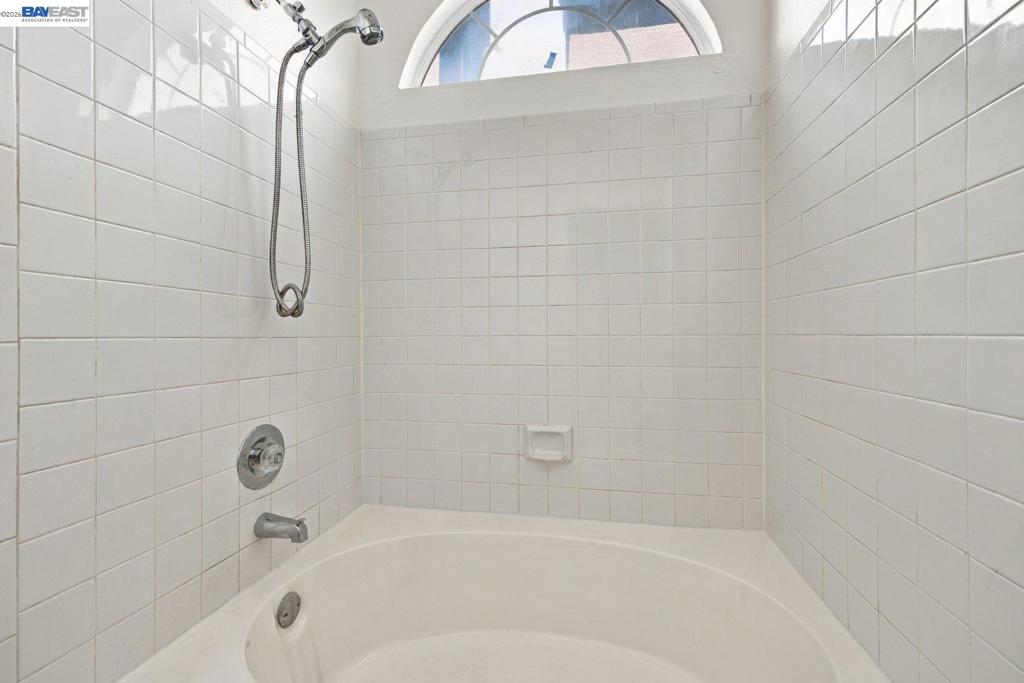 2222 Woodhill Dr Property Photo 30
