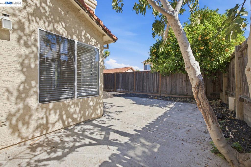 2222 Woodhill Dr Property Photo 32