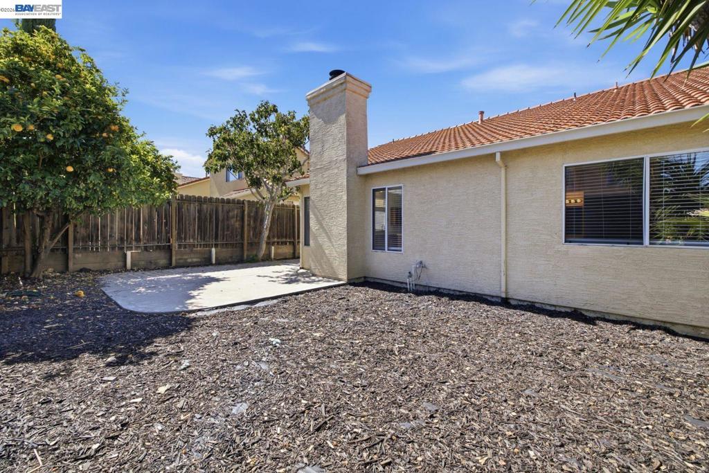 2222 Woodhill Dr Property Photo 34