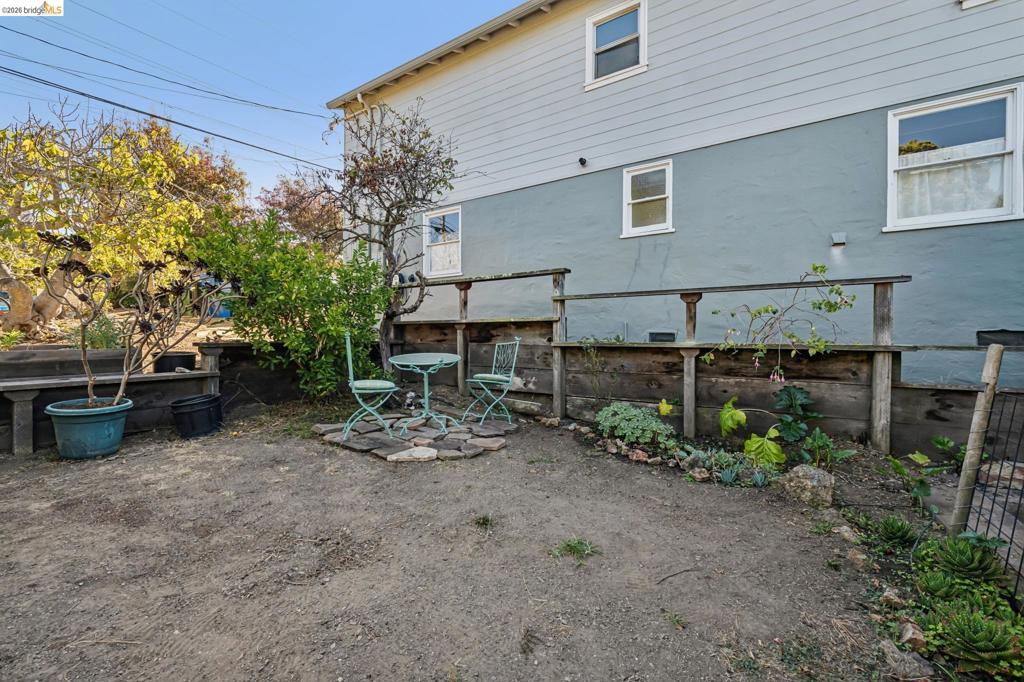 623 Clayton Ave Property Photo 7