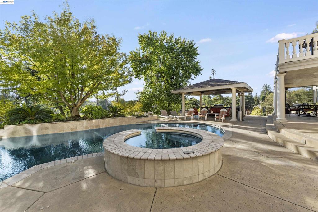 13 Kemp Court Property Photo 39
