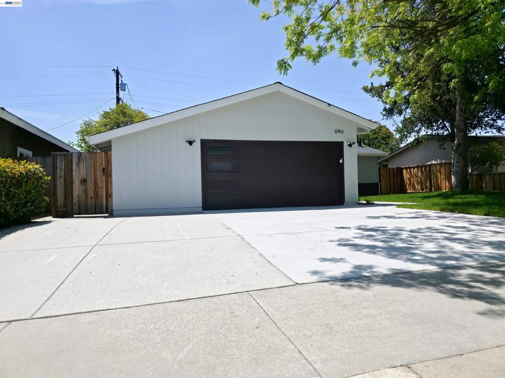 6746 Bollinger Rd Property Photo 2