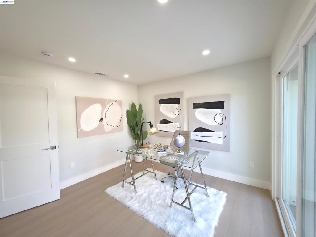 6746 Bollinger Rd Property Photo 13