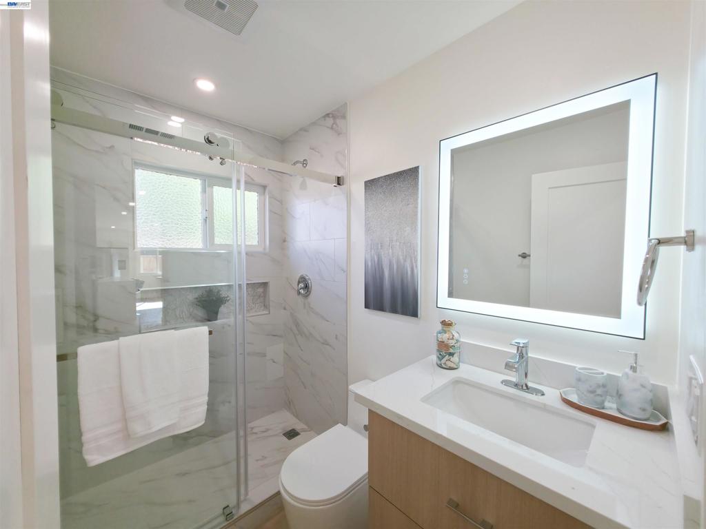 6746 Bollinger Rd Property Photo 14