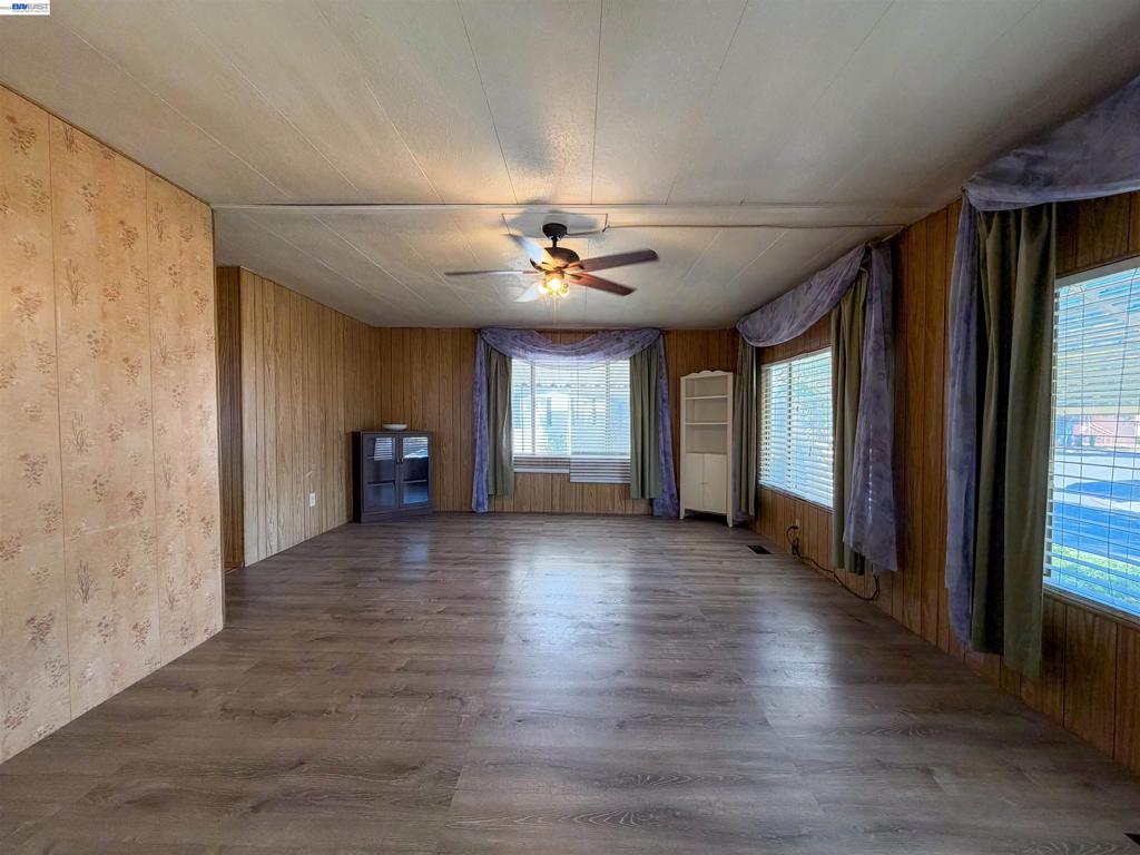 550 Hermitage Ct Property Photo 6