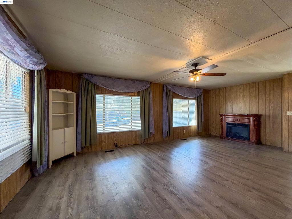 550 Hermitage Ct Property Photo 7
