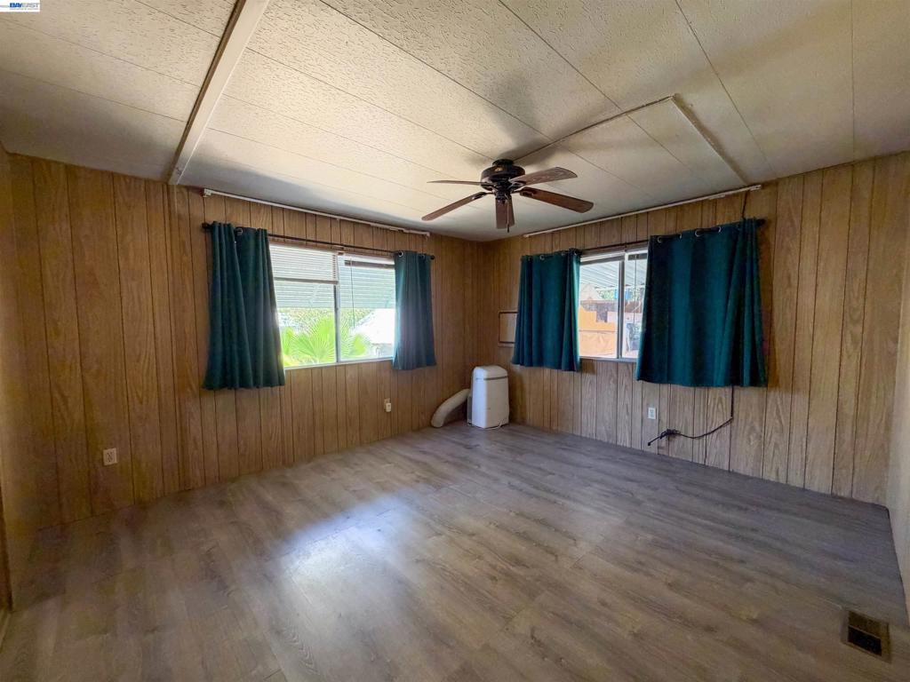 550 Hermitage Ct Property Photo 17