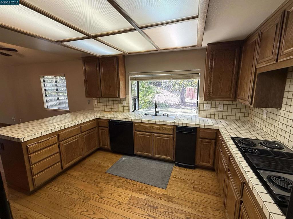 37 Liquidamber Ct Property Photo 18