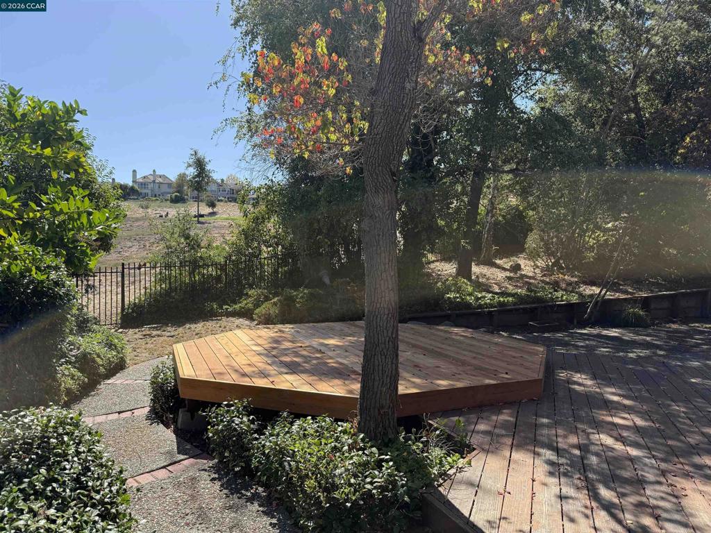 37 Liquidamber Ct Property Photo 22
