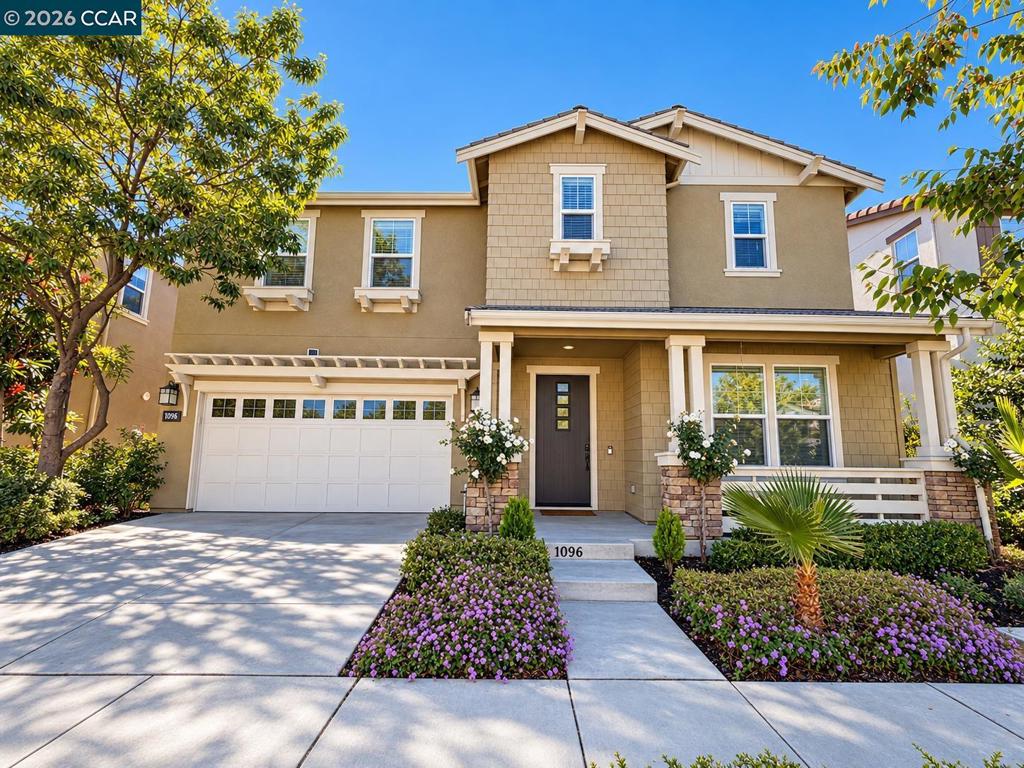1096 Gardenia Loop Property Photo 1