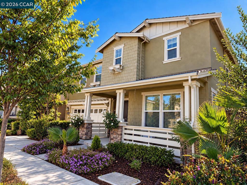 1096 Gardenia Loop Property Photo 2