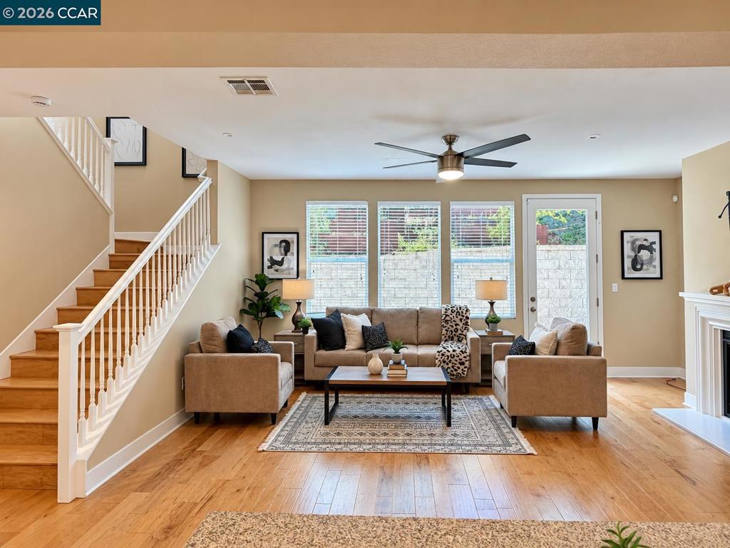 1096 Gardenia Loop Property Photo 5