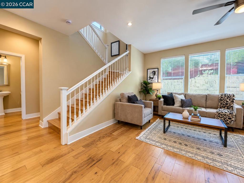 1096 Gardenia Loop Property Photo 6