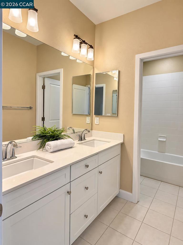 1096 Gardenia Loop Property Photo 28