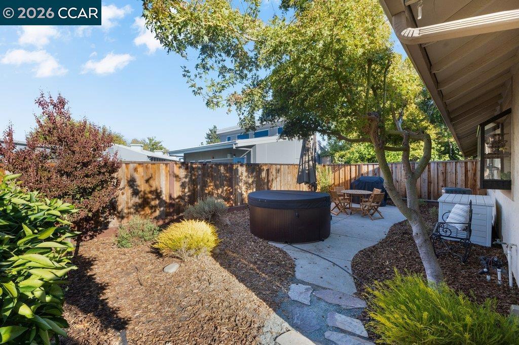 953 Bridgecrossing Way Property Photo 17
