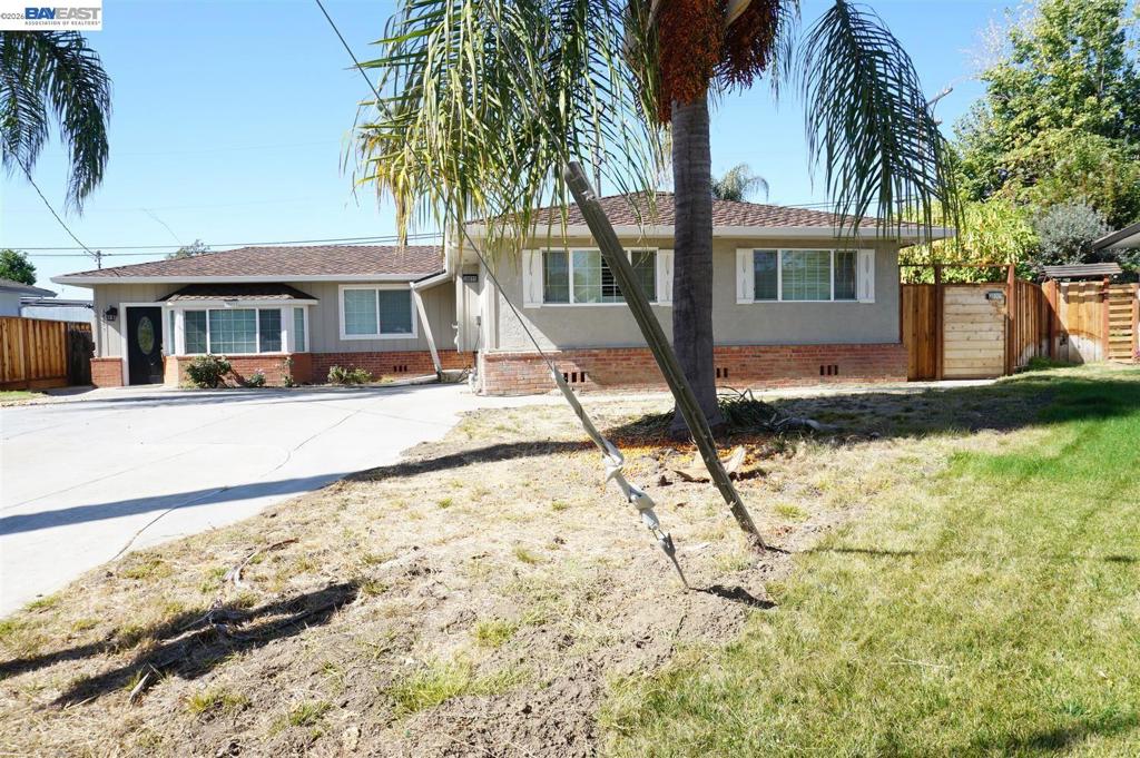 38011 Temple Way Property Photo 1