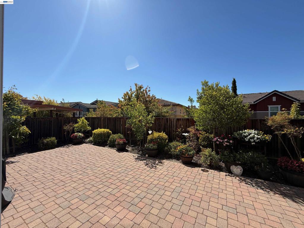 2630 Avery Way Property Photo 4
