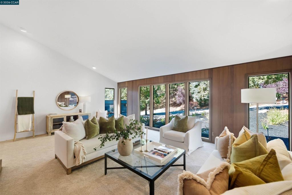 41 E Altarinda Dr Property Photo 11