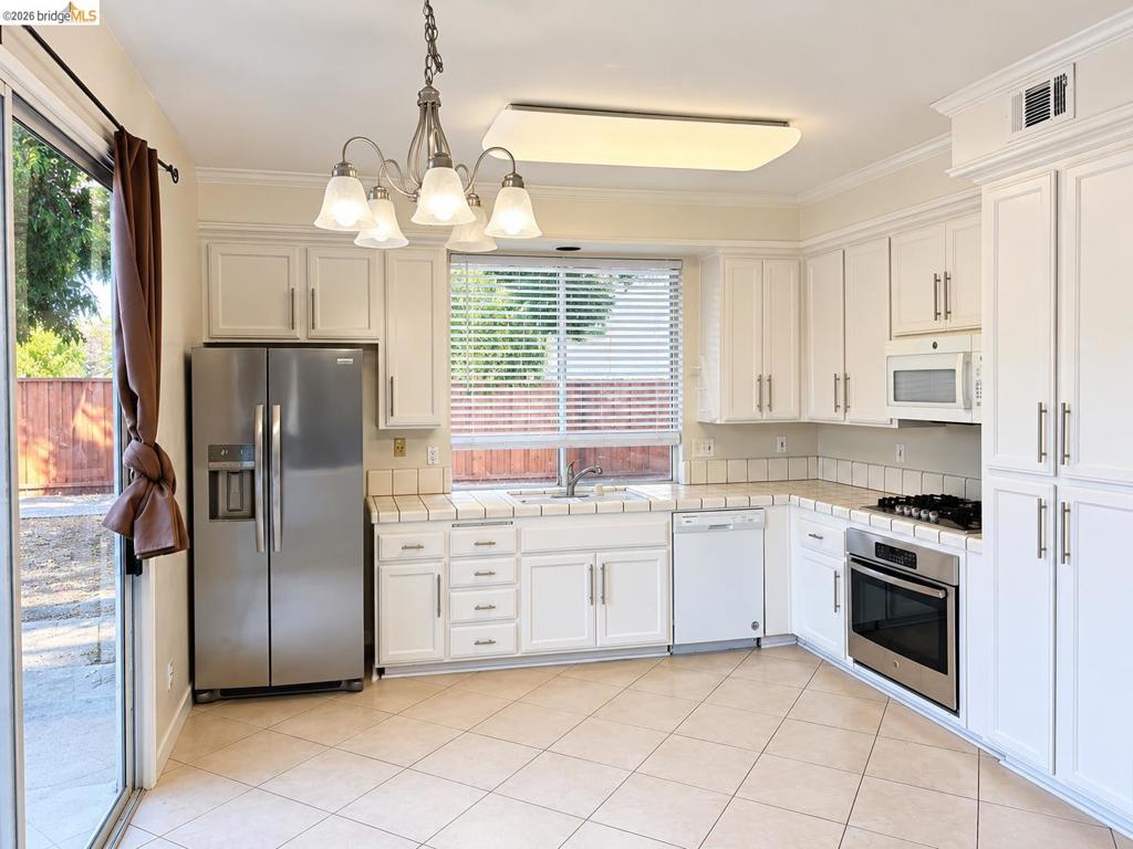 517 Eaker Way Property Photo 6