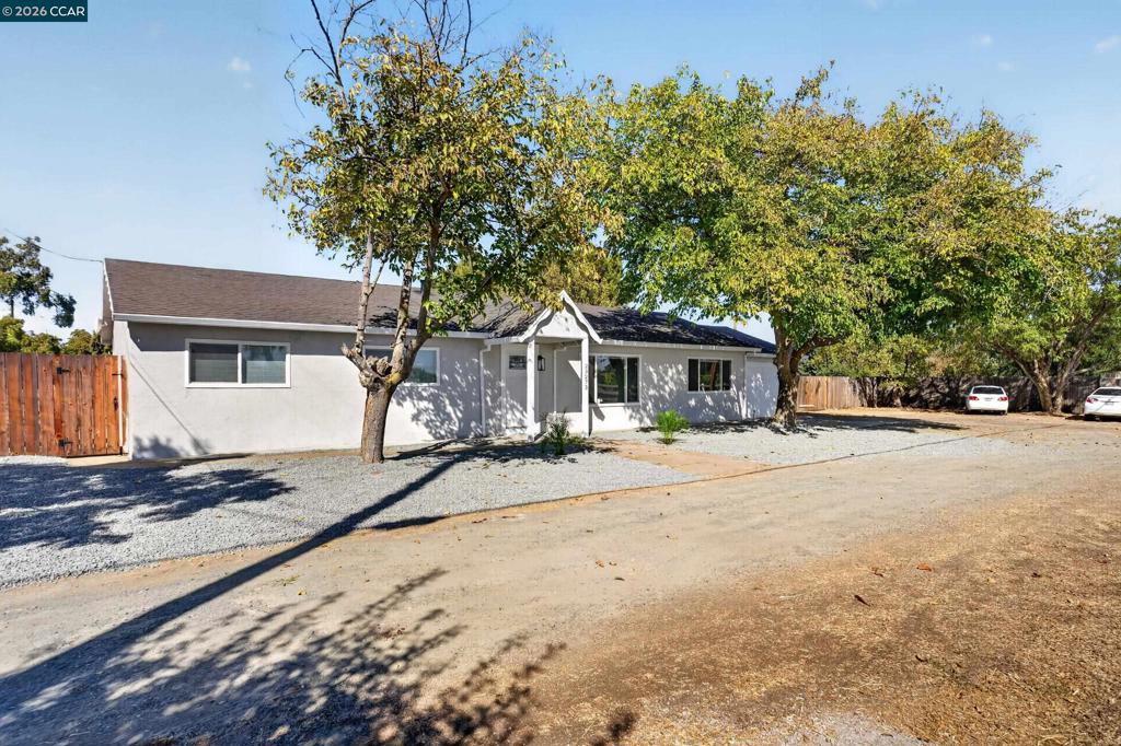 23273 Marsh Creek Rd Property Photo 1