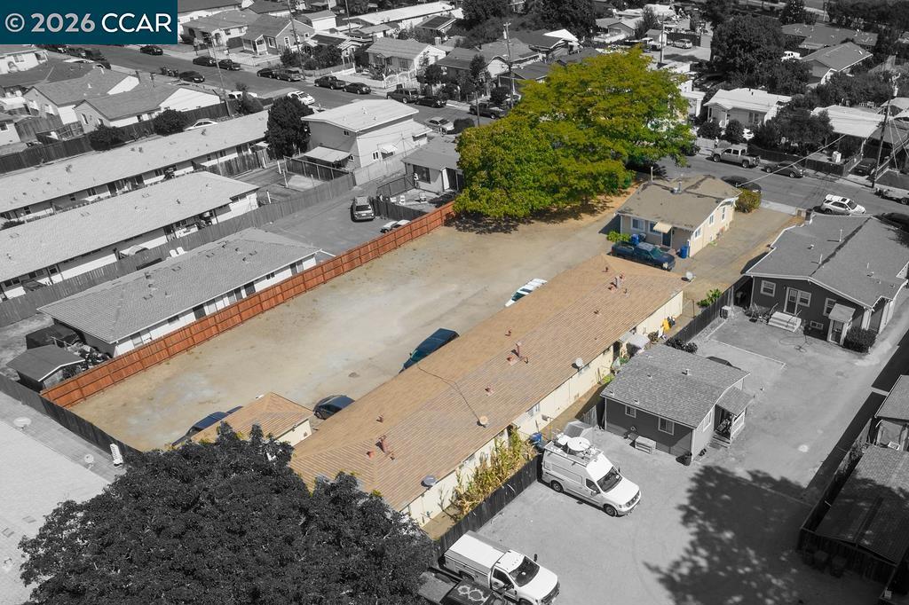 24063 Park St Property Photo 2