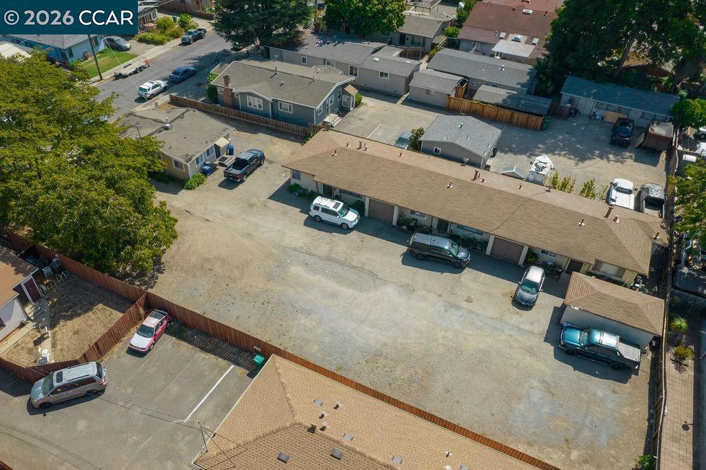 24063 Park St Property Photo 3