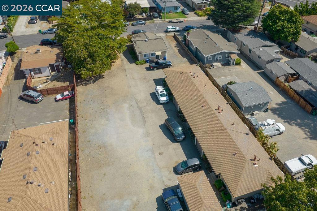 24063 Park St Property Photo 4