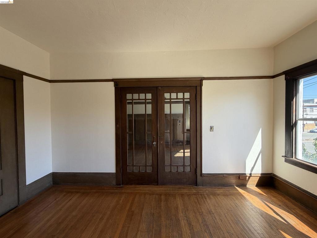 3999 Clarke St Property Photo 8
