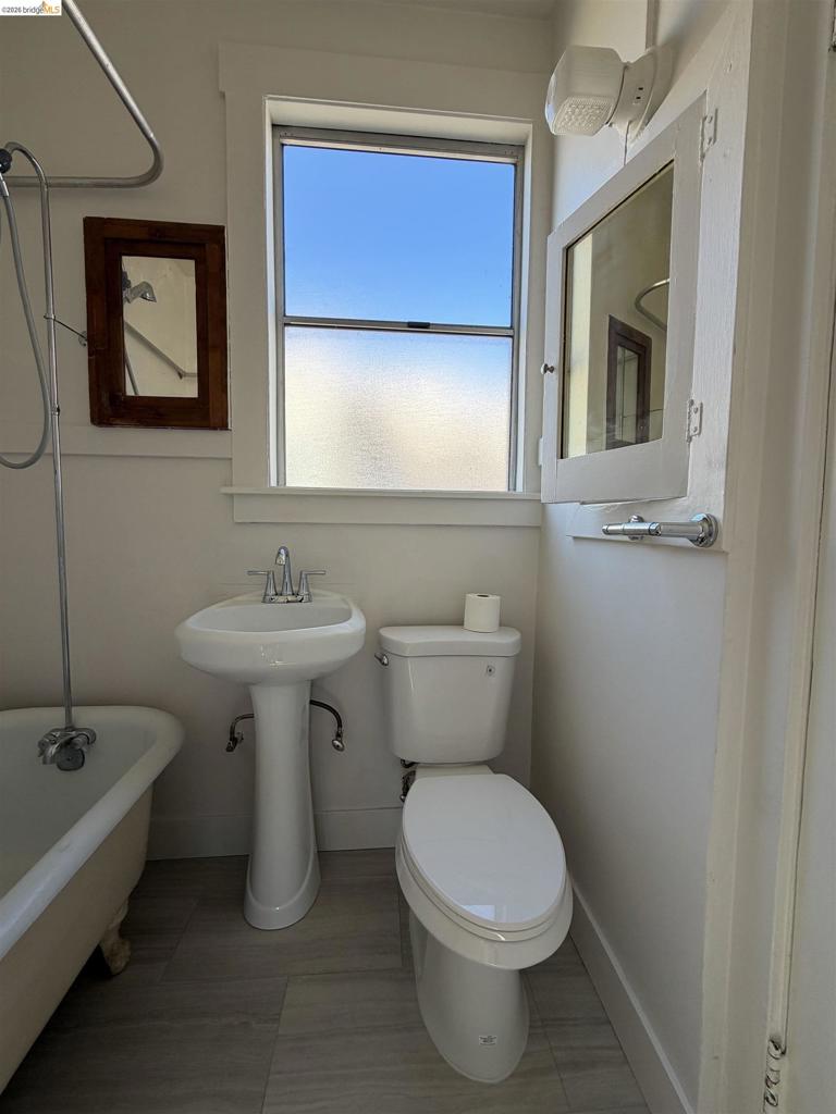 3999 Clarke St Property Photo 22
