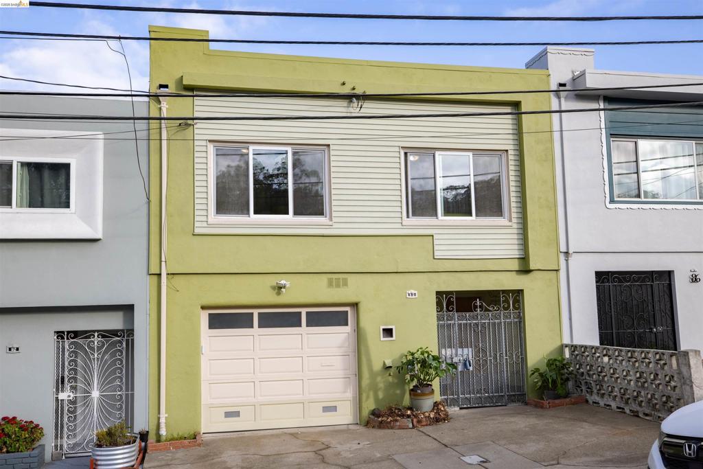 90 Frankfort St Property Photo 1