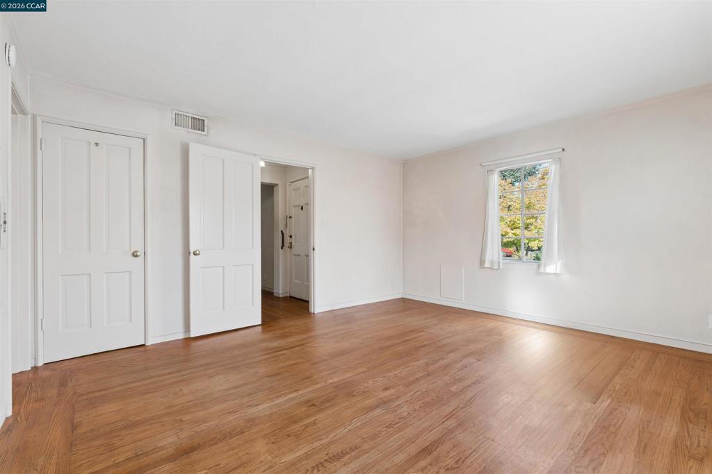 51 Bradley Ave Property Photo 12