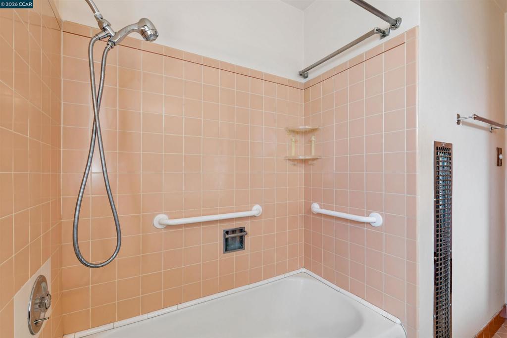 51 Bradley Ave Property Photo 21