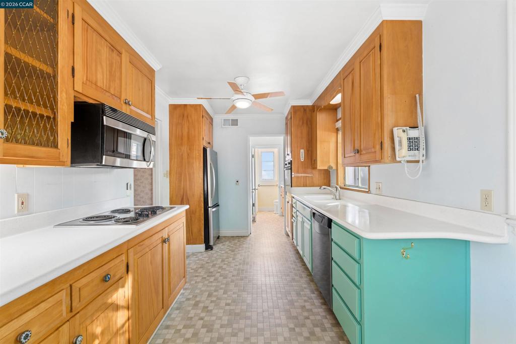 51 Bradley Ave Property Photo 35