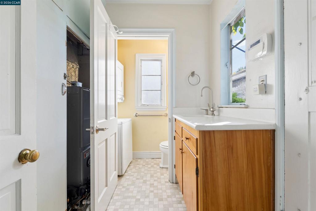 51 Bradley Ave Property Photo 38
