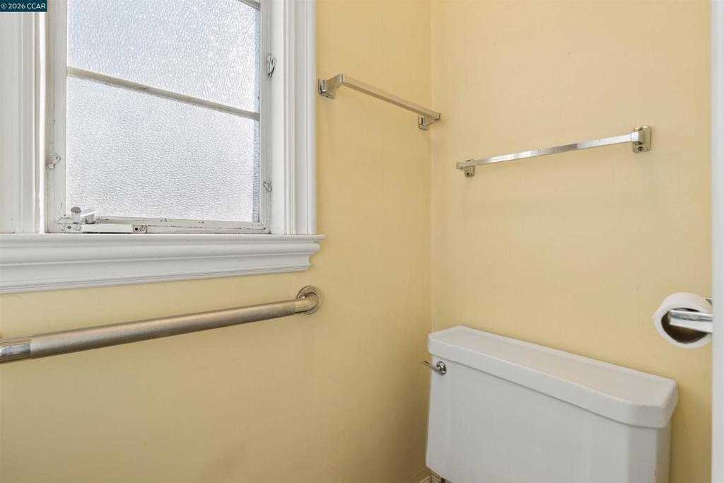 51 Bradley Ave Property Photo 39