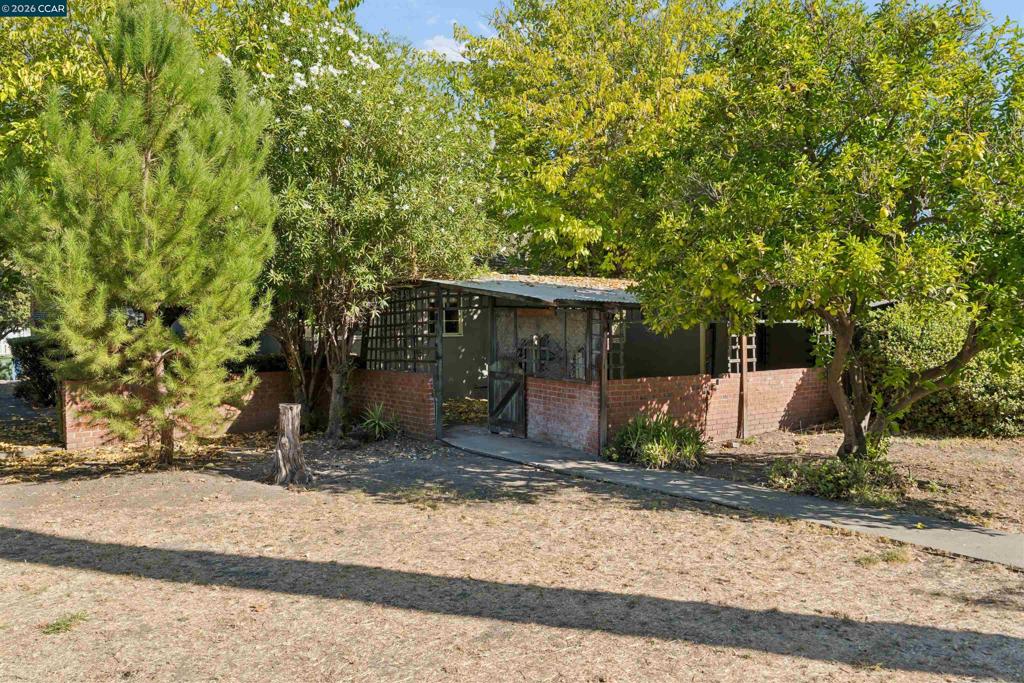 51 Bradley Ave Property Photo 52