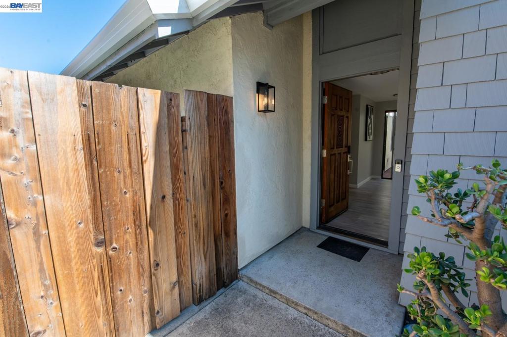 32941 Soquel St Property Photo 3