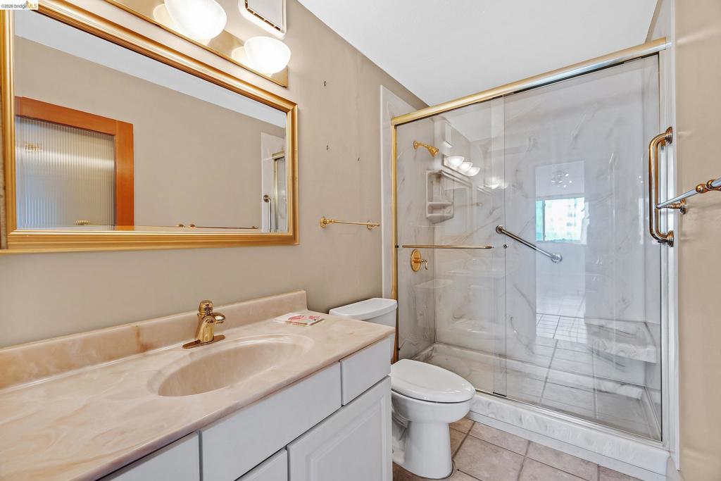 555 Pierce St 1001 Property Photo 4